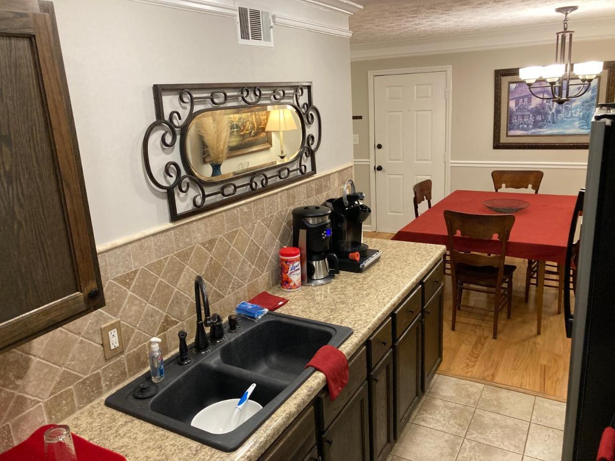 Spacious 3 Bedroom 2 Bath Condo Close To Five-Points In Athens Zewnętrze zdjęcie